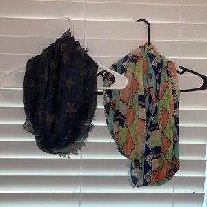 Circle Scarfs- GREAT condition!